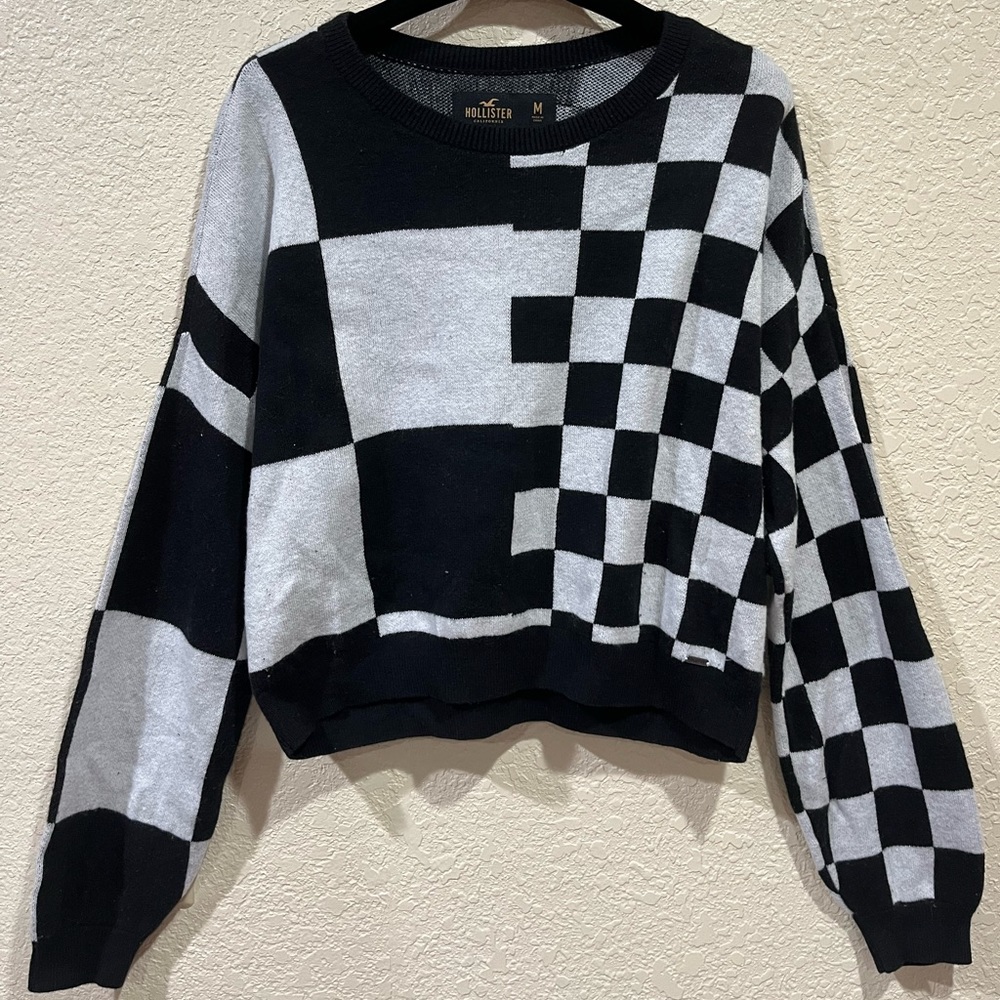 Hollister white and black checkered sweatshirt